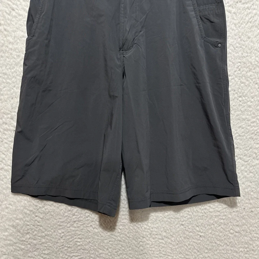 LULULEMON ATHLETICA‎ Men's Size 30 Gray Shorts Stretch Pockets Belt Loops Logo